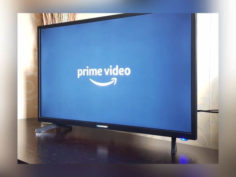 32 Smart Netflix LED TV - YouTube Prime