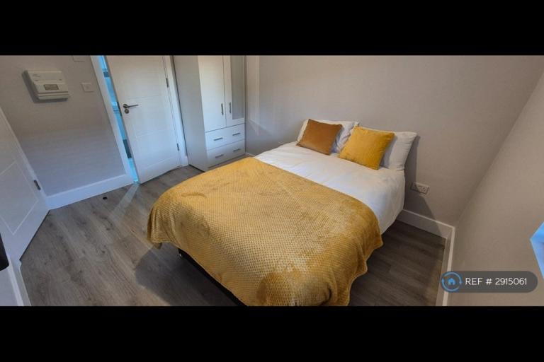 1 bedroom in Wisteria Court, Basildon, SS15 (#2915061)