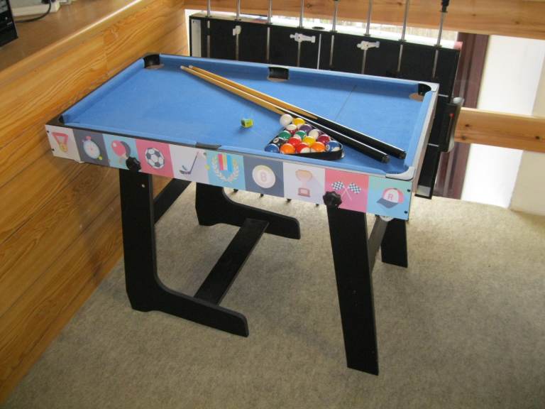 CHILDRENS MULTI GAMES TABLE FOOTBALL SNOOKER POOL LEICESTER LE4 5DJ