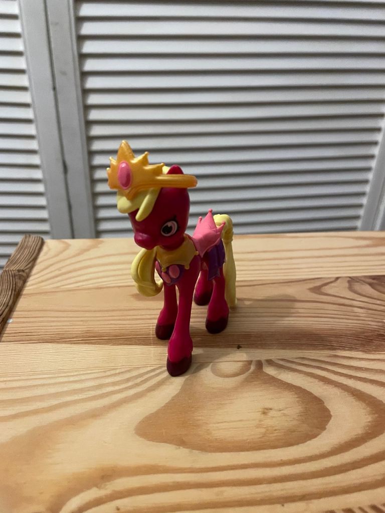 Shopkins Happy Places Royal Trends Royal Ruby Figure