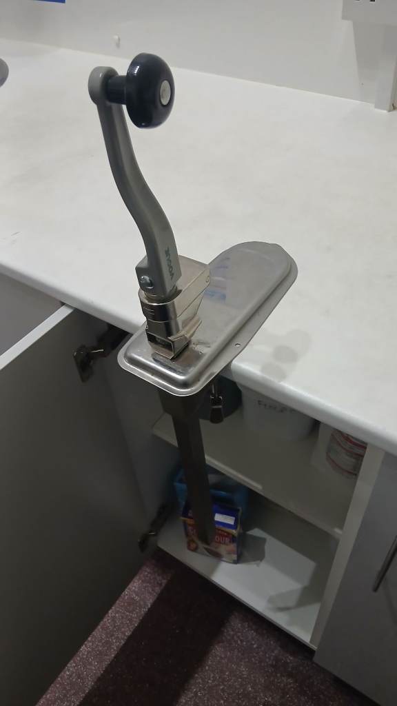 Can opener 