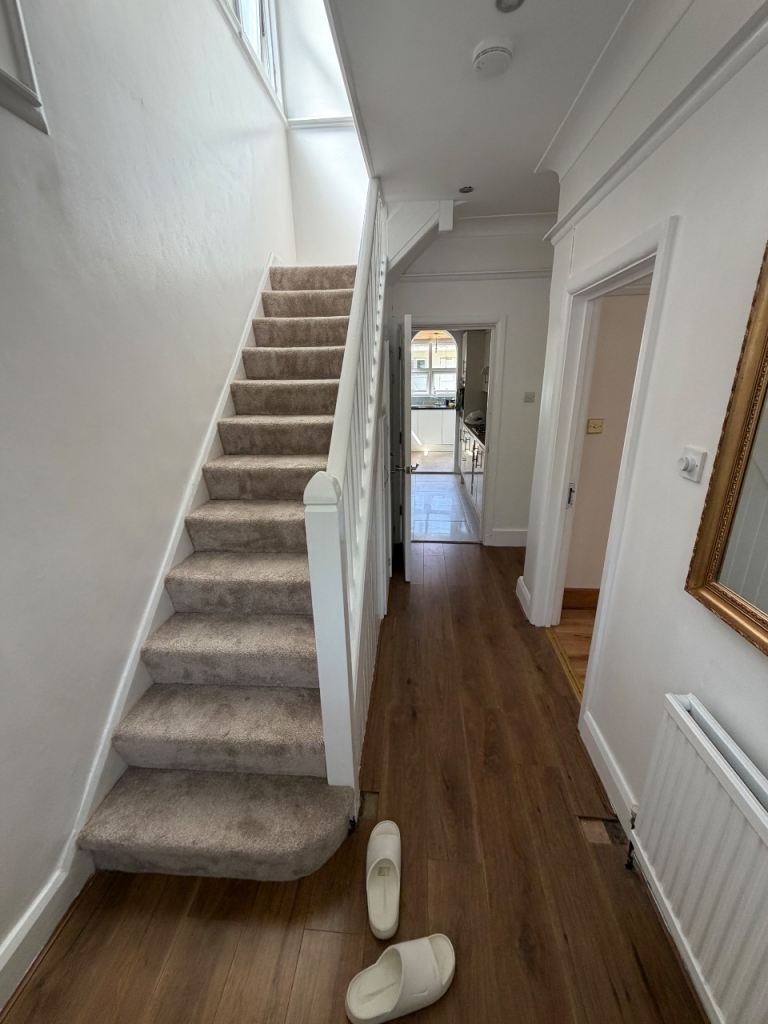 1 large double room to rent 