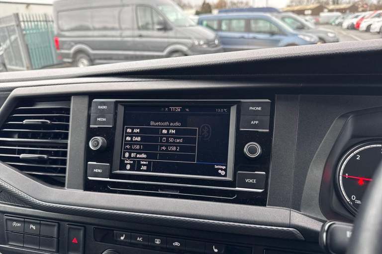 2024 Volkswagen Transporter 2.0 TDI 150 Highline Kombi Van WINDOW VAN DIESEL Manual