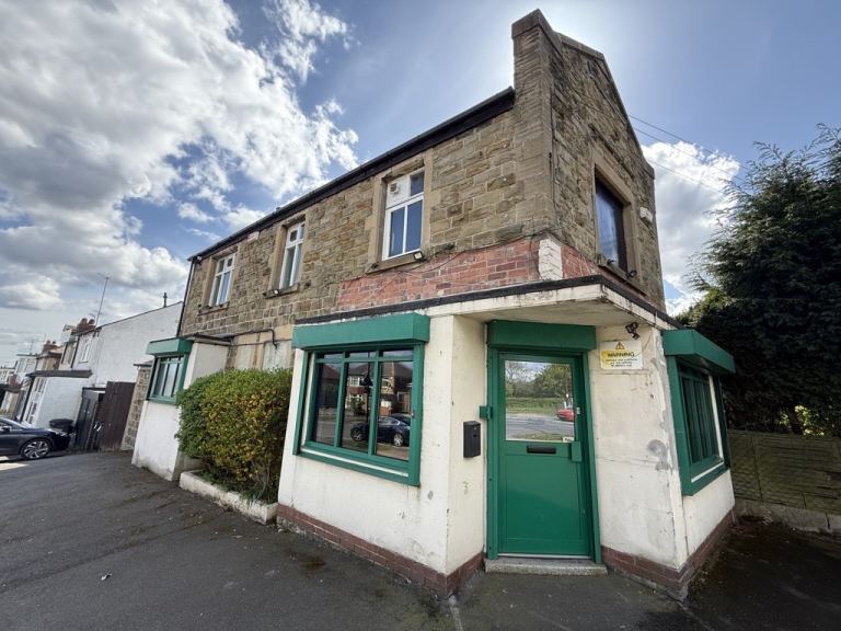 Bulding/Shop for rent in Sheffield S13