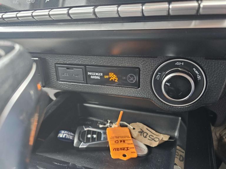 2023 Isuzu D-Max 1.9 D-Max V-Cross Auto 4WD 4dr Pickup Diesel Automatic