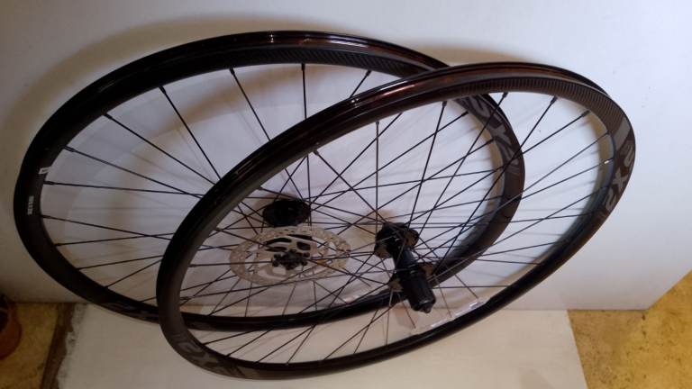 GIANT SX2 DISC WHEELS 700C GRAVEL, ONE PAIR **NEW !* *CAN SHIP !* *REDUCED !*
