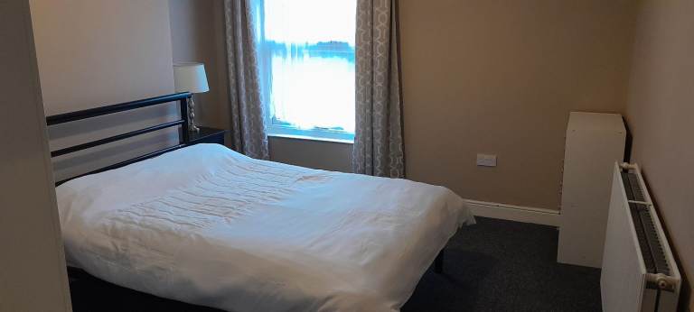 Large Double Room #1 All Bills Included