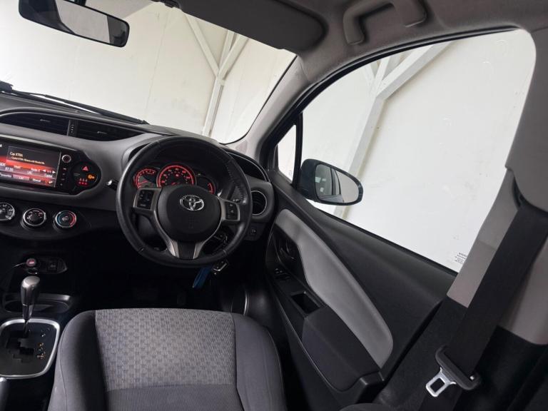 2015 Toyota Yaris 1.33 VVT-i Icon 5dr CVT HATCHBACK PETROL Automatic
