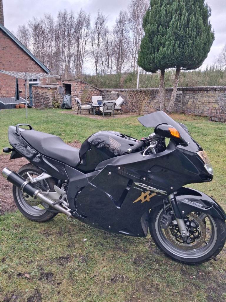 Honda, Blackbird CBR, 2006, 1137 (cc)