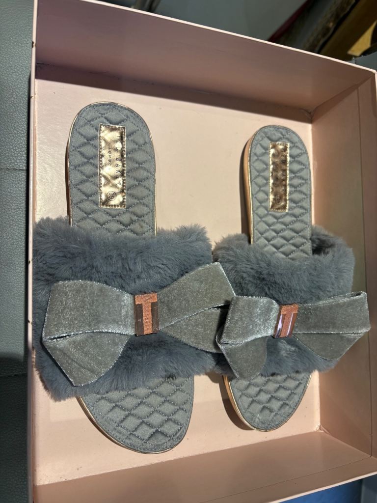 Brand new, never worn Ted Baker Blings Slipper Size 6 