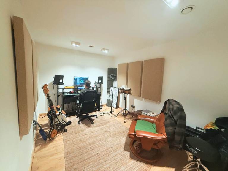 Music Studio | SoundProof Room | Podcast in Hackney Wick E9