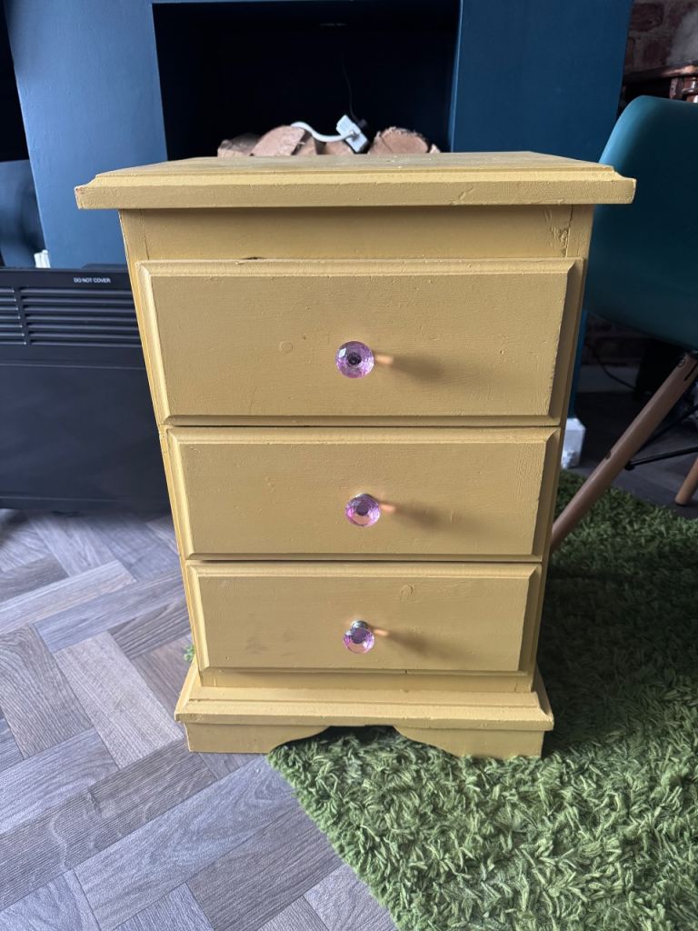 Free yellow bedside side drawers. Shabby chic project
