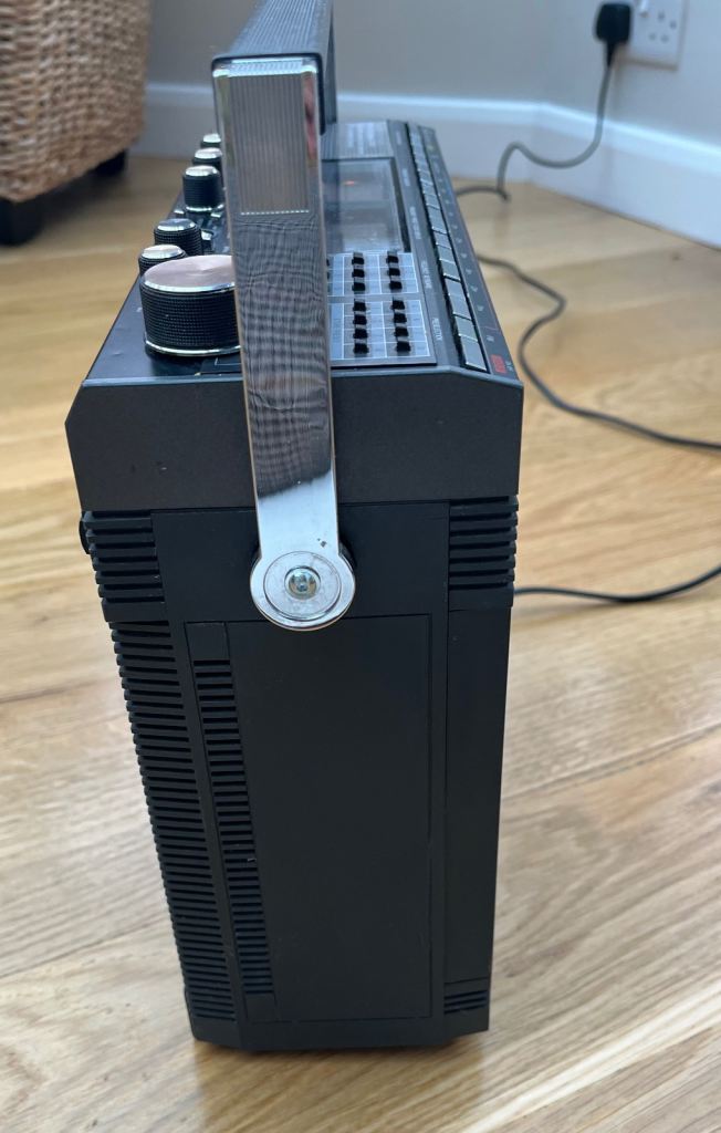 Phillips D2999 World receiver 