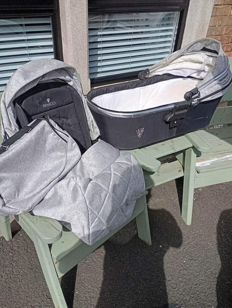 Venicci pram