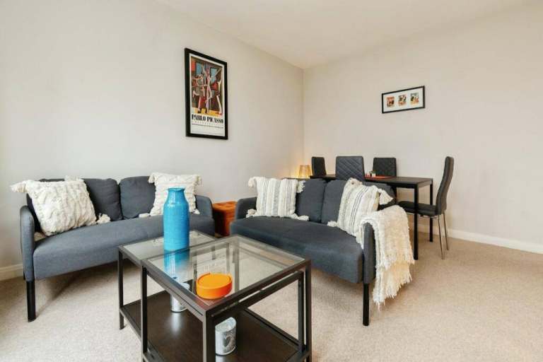 🌹Lovely Double Room | Couples are Welcome📍Turnpike Lane (Zone 3)