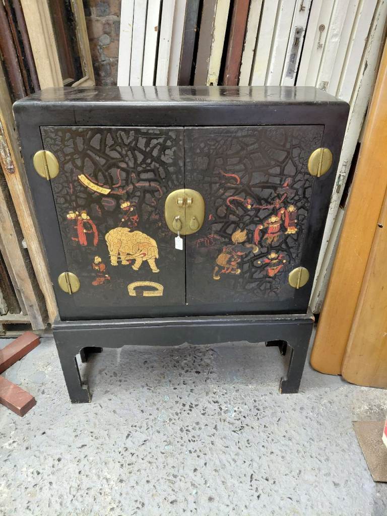 Oriental cabinet