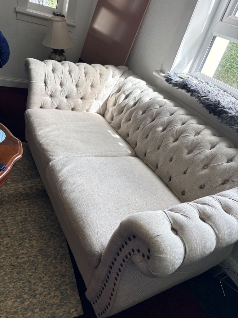 Cream Tufted Fabric Sofa – Good Condition