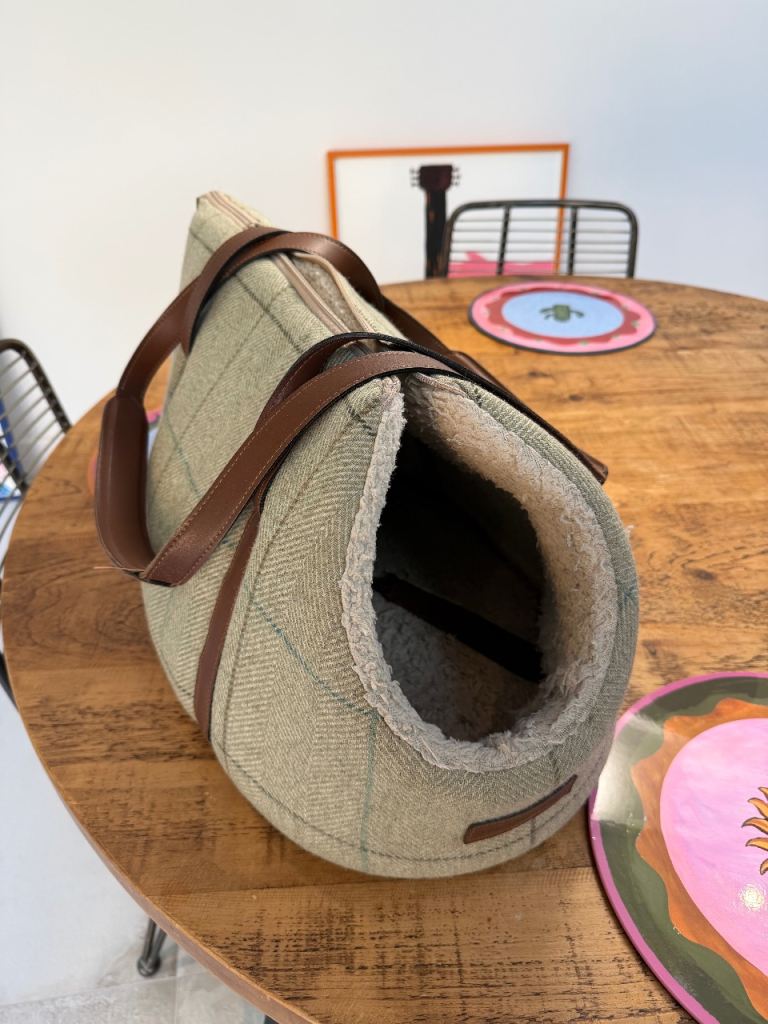 Mutts & Hounds dog bag