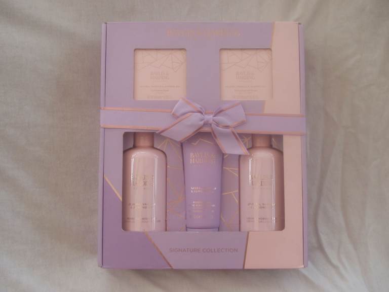 Baylis & Harding Signature Collection Gift Set