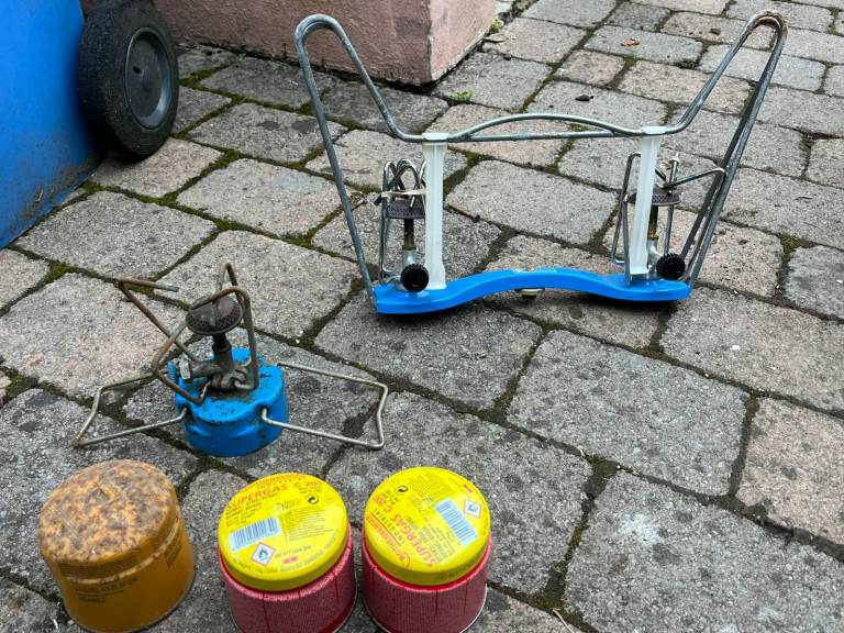 REDUCED - Camping Gaz Camping Stove Set – Twin Burner, 2 Single Burners, 4 Gas Cylinders