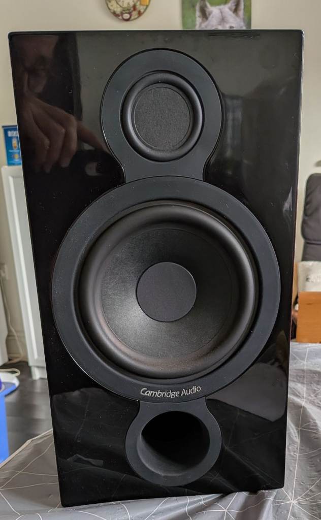 Cambridge Audio Aeromax 2 speakers & Sound Style stands