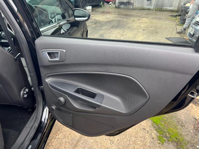 2016 Ford Fiesta 1.0 EcoBoost Titanium 5dr HATCHBACK PETROL Manual