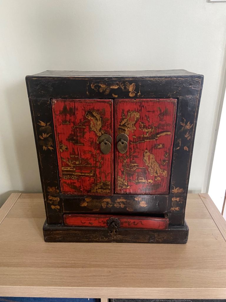 Vintage Chinese cabinet - 46cm high x 41cm wide by 17cm deep.