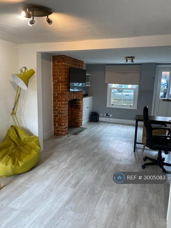 2 bedroom house in Albert Street, Tring, HP23 (2 bed) (#3005083)