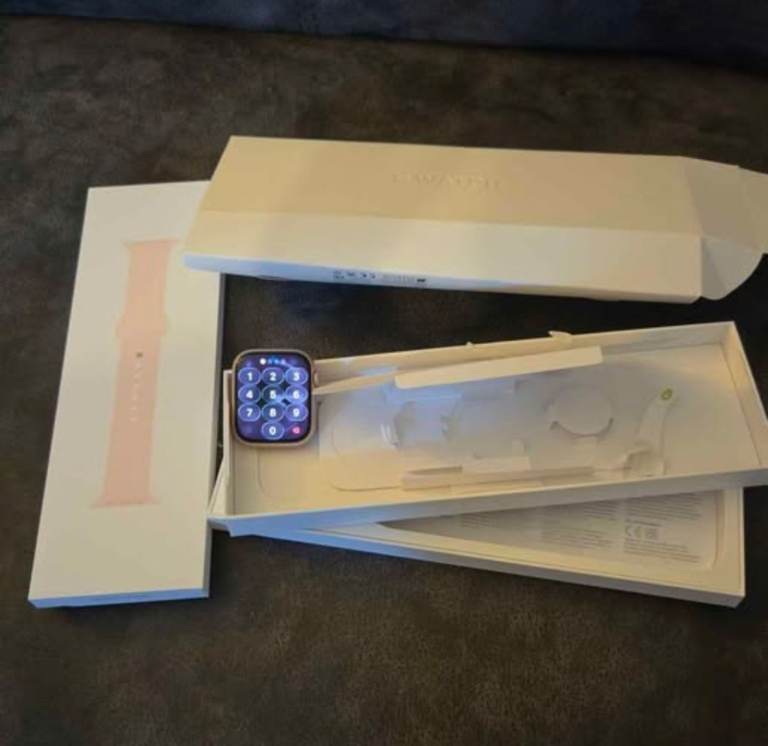Apple Watch Series 9 Pink with Original Box – As Good As New