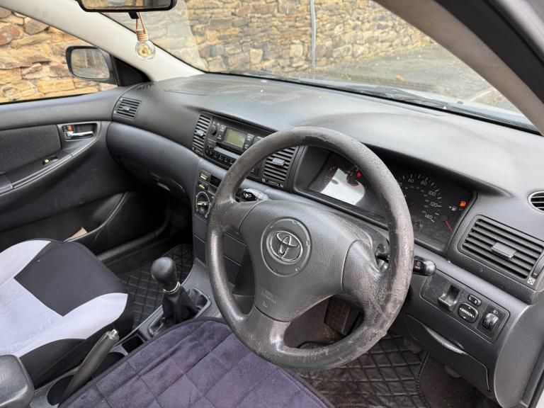 2003 Toyota Corolla VVT-I PETROL MANUAL 5 DOORS HATCHBACK SILVER HATCHBACK Petrol Manual