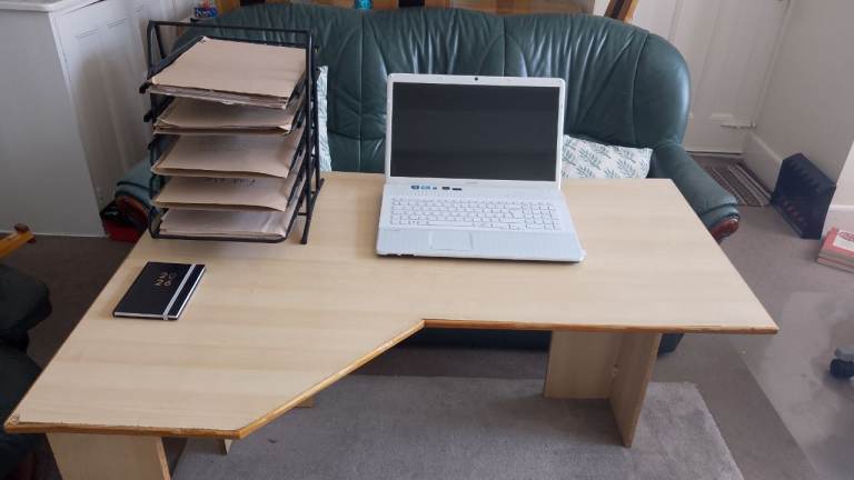Office corner desk