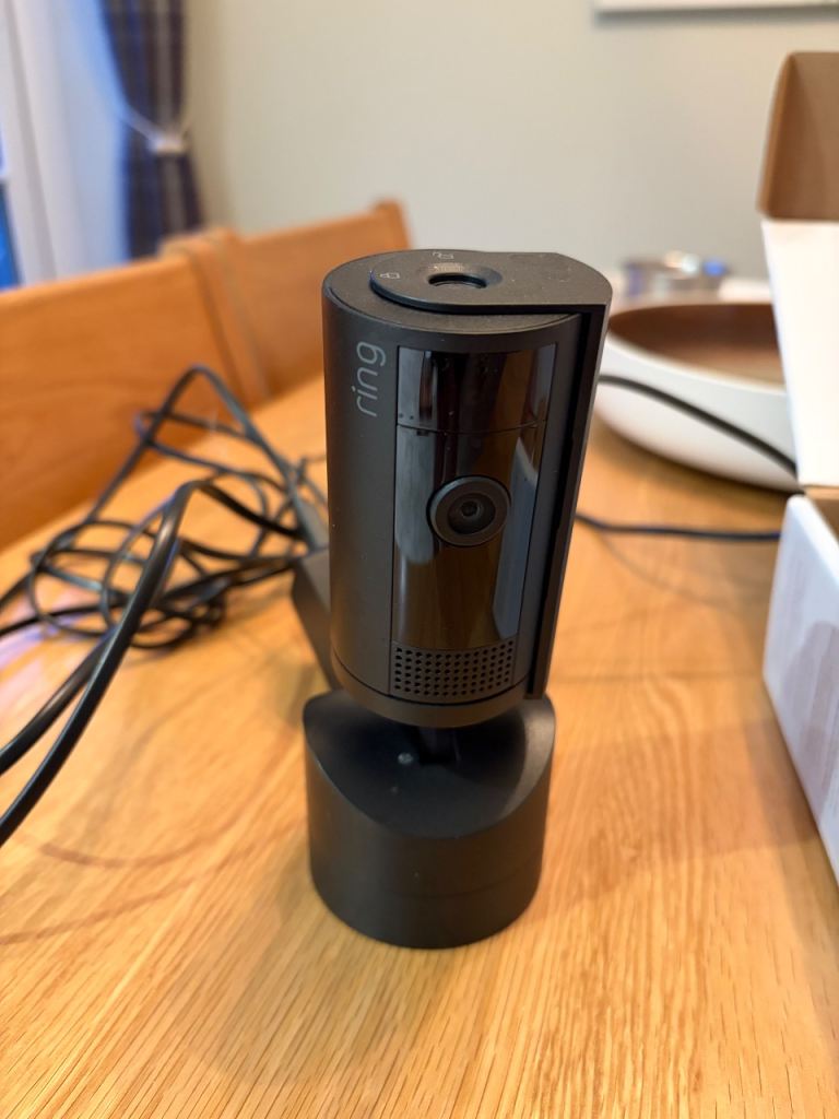 Ring Pan-Tilt Indoor Cam - AS GOOD AS NEW