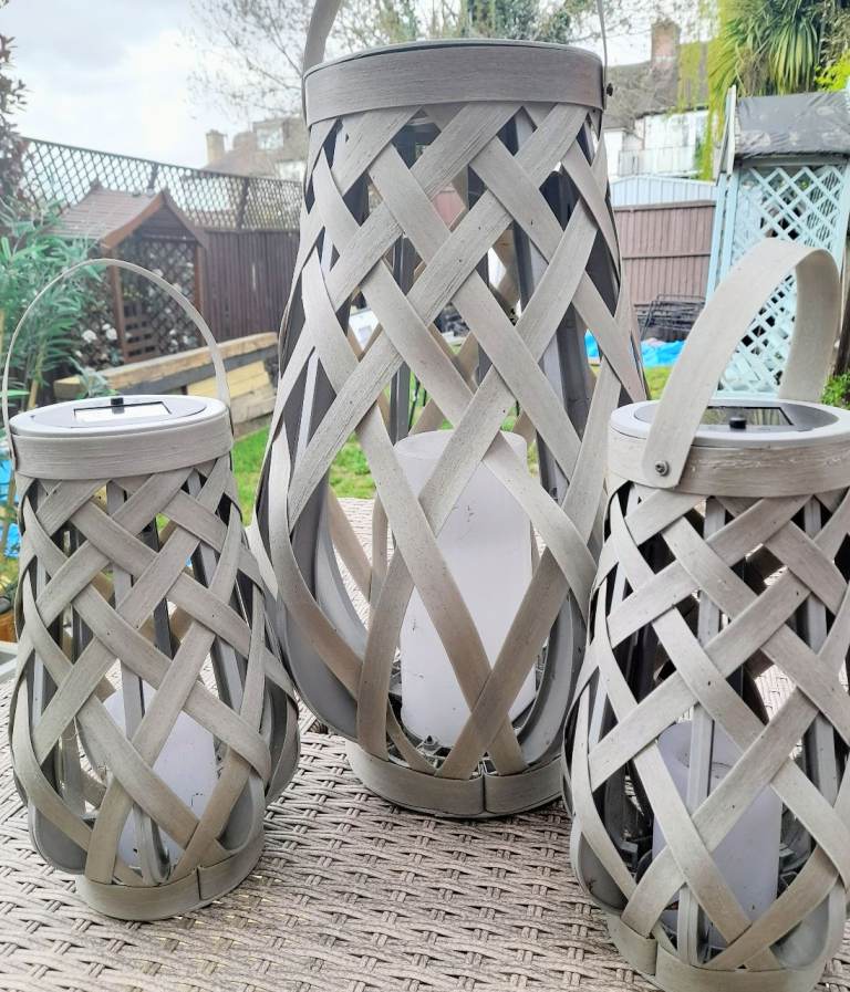 Trio of FREESTANDING SOLAR LIGHTS (grey)