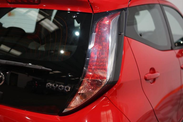 2015 Toyota AYGO 1.0 VVT-i x-play Euro 5 5dr Euro 5 HATCHBACK Petrol Manual