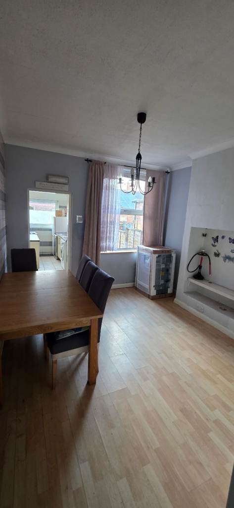 To Rent - 3 bedroom house - available to rent - Thurman Street, Nottingham NG7 5AU