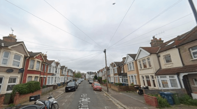 BENEFITS ACCEPTED - Studio Flat Available in Kenton Wealdstone Harrow HA3