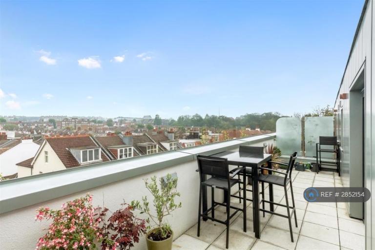 3 bedroom flat in Montefiore Road, Hove, BN3 (3 bed) (#2852154)