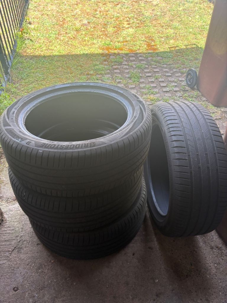 4 Bridgestone summer tyres 235/50R19 99V