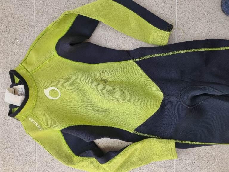 Child's wetsuit, aged 10 & buoyancy aid from Decathlon