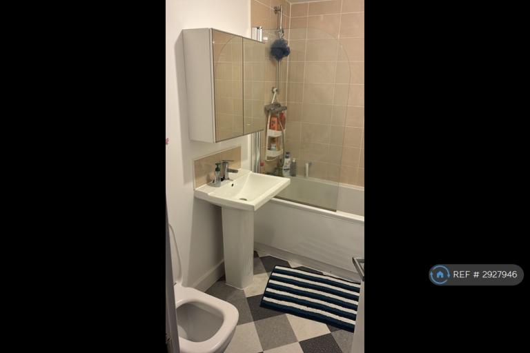 1 bedroom in Marlington Drive, Huddersfield, HD2 (#2927946)