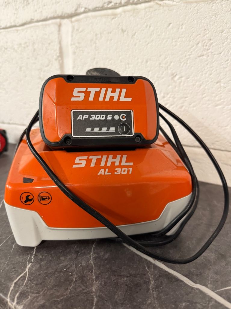 2X Stihl Ap 300 S Batteries With 1X Stihl Al 301 Charger
