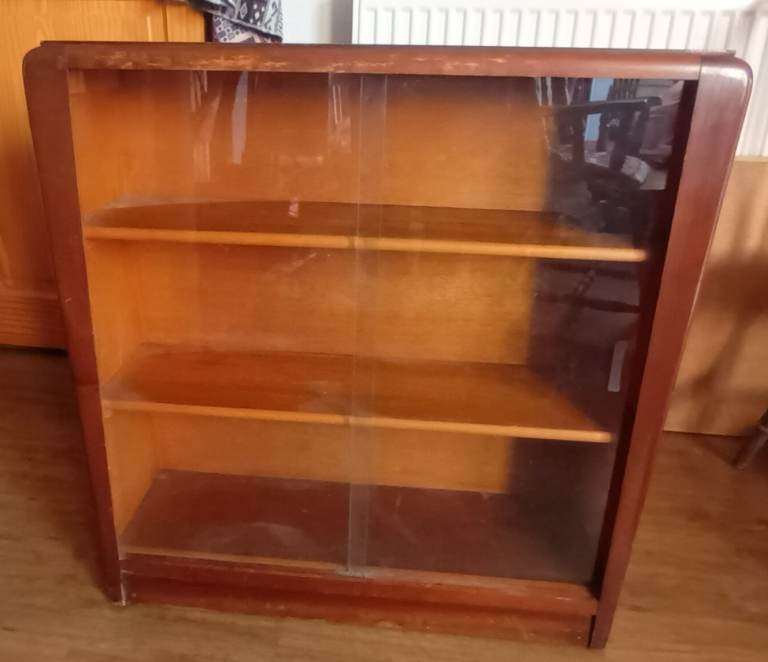 Sideboard/display cabinet 