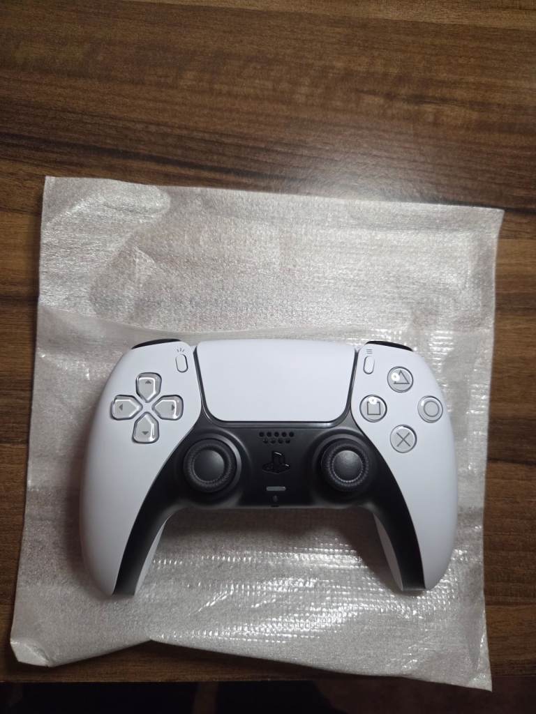 Sony PS5 DualSense Controller - White, BRAND NEW