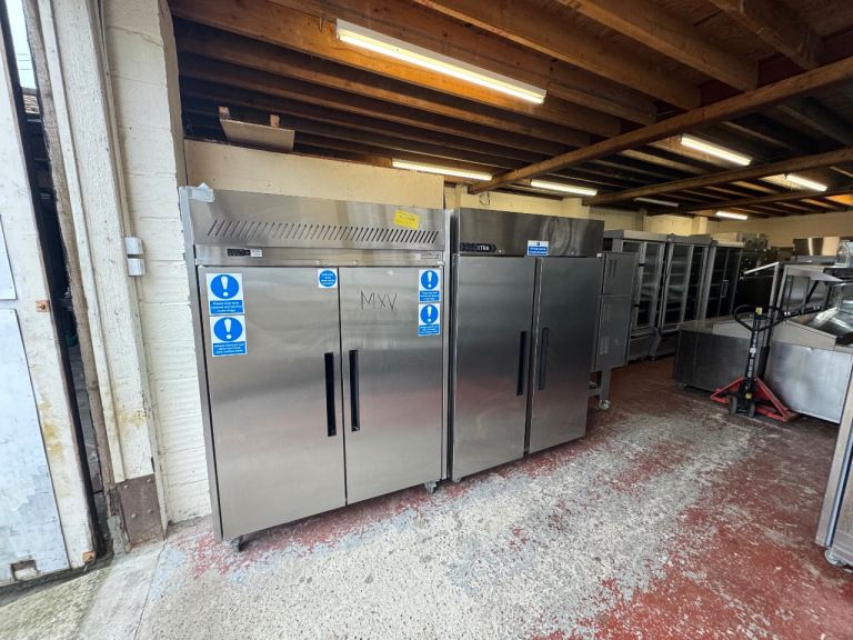 Commercial double door fridge Williams foster cafe shop restaurant takeaway 