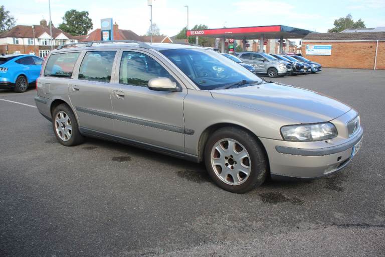 Volvo, V70, Estate, 2000, Automatic, 2435 (cc), 5 doors
