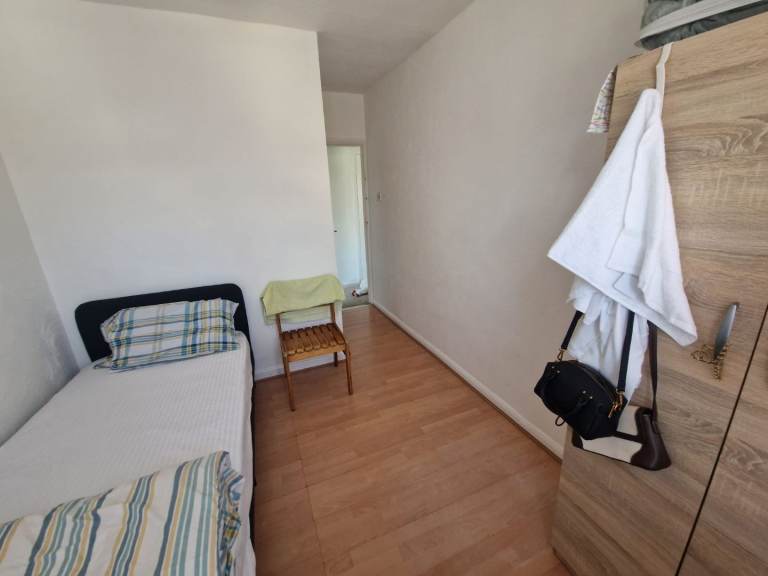 Single Room in Barking - Bills and WIFI included - Female Only