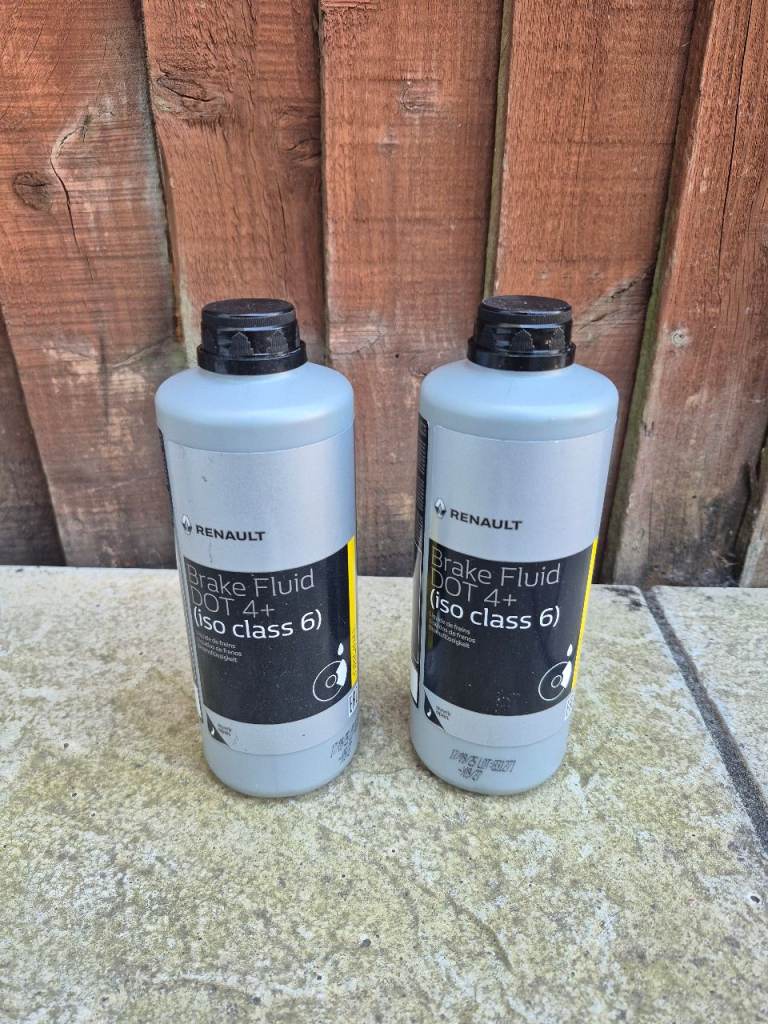 2 x Genuine Renault Brake Fluid DOT 4 500ml 