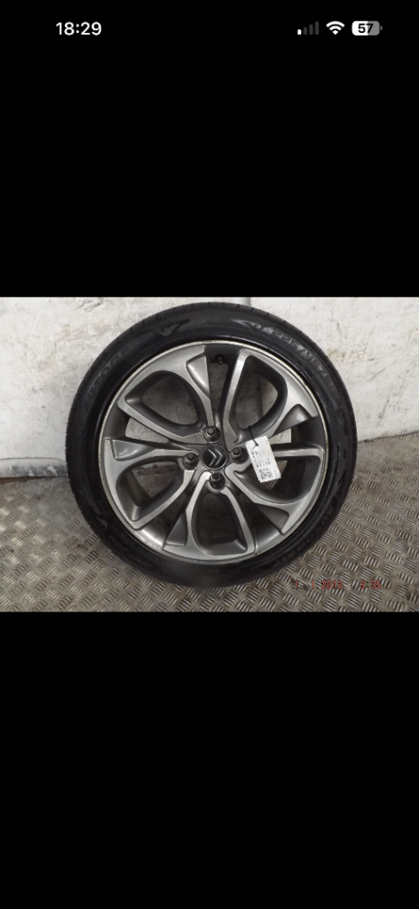 DS4 alloy 18 inch with Brand new 225/40/18 tyre, read description.