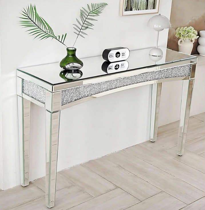 Crushed Diamond Mirrored Console Table – Excellent Condition