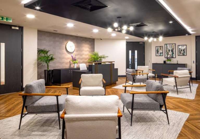 Flexible Serviced Spaces For 3 to 85 People - Private Offices to Rent in Monument EC4N